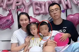 笑喷!韩德君儿子:希望爸爸别退役一直打下去 他不回家没人打我了图片