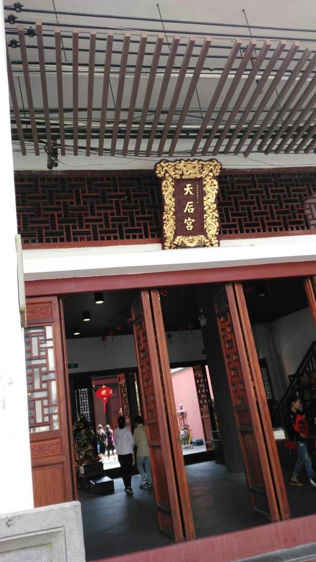 带着孙女去旅行（155）海口市骑楼老街