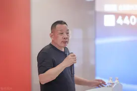 月赚200万元为何不涨工资？于东来打断永辉高管演讲：活下来，不要只想着挣钱图片