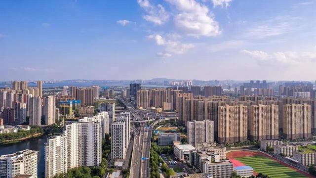 中国下一个“香港”，不是成都、上海，这座城市才是黑马！