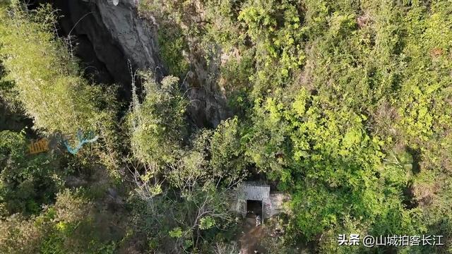 重庆深山神秘围墙，背后不仅藏着天然奇观，还发现人类生活的痕迹
