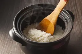 大量人造米流入市场，成本只要几毛钱？提醒：4种大米，真要少吃图片