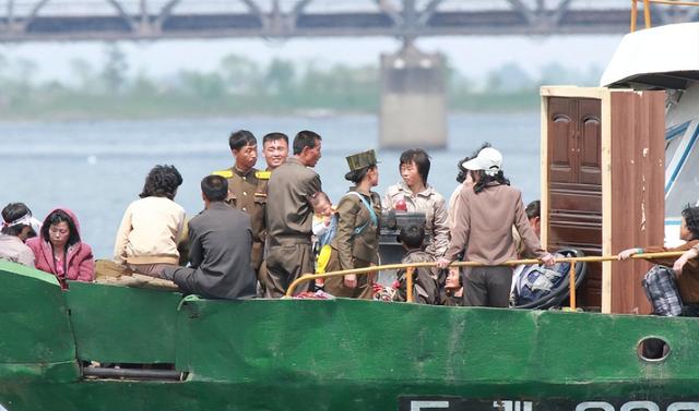 中国游客到朝鲜游玩，朝鲜人疑问：为什么中国人是这样的？