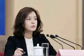 家人们谁懂啊 中国超美的翻译官张京，竟然还有人没听说过？图片