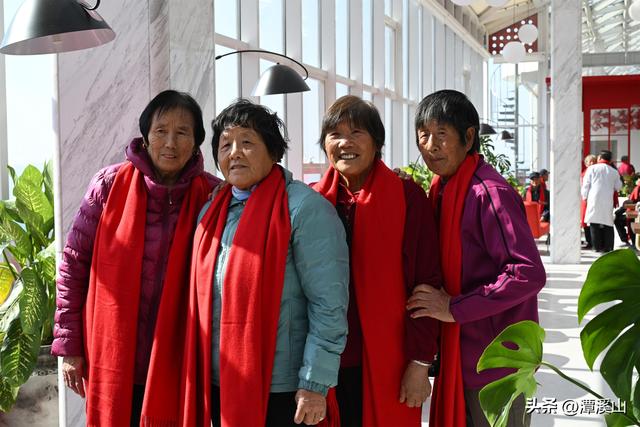 情暖重阳，爱满潭溪！淄博潭溪山举办“情暖金秋、爱在重阳”敬老活动