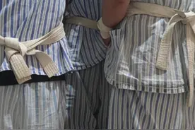 精神病院真实记录，捆绑出门是常态？实际可能比你想象的更加刺激图片