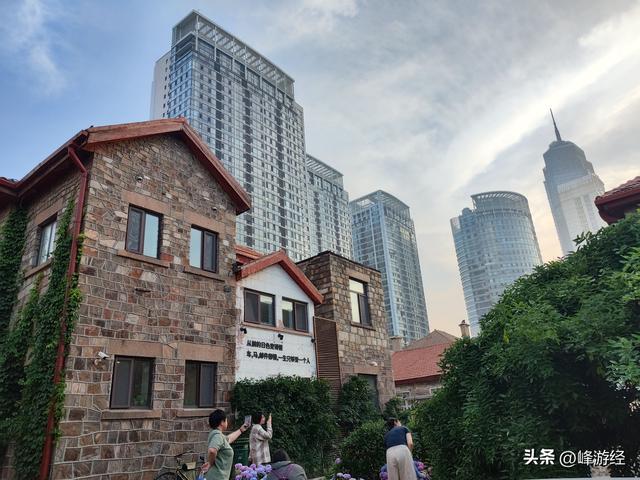 虹口历史文化街区，上世纪初烟台的高档社区，如今大众休闲度假地