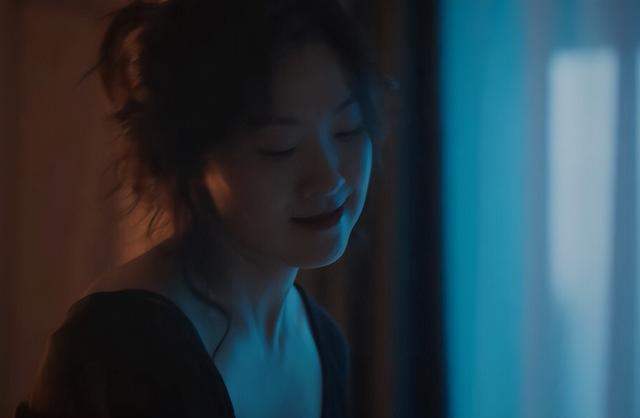 许亚军捧着，段奕宏护着，郭京飞宠着，演了55部戏，41岁终于红了