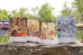 武汉十大伴手礼 | “追光武汉”礼盒一年卖了10万盒，汉味美食这样炼成爆款图片