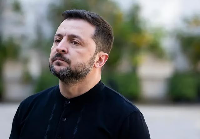 50亿军火不翼而飞，泽连斯基做梦也想不到，美国内讧乌克兰却躺枪