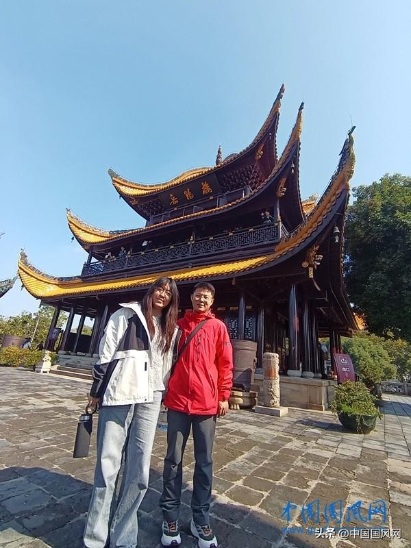 洞庭潮起岳阳楼（文 牛家强)