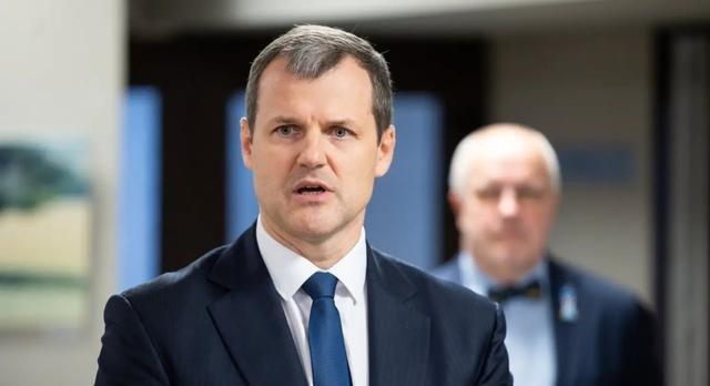 禁止所有中国外交官入境，不让两岸统一	，这个国家比美国还要嚣张