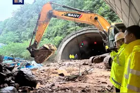 陕西多条过境高速塌方，京昆高速西汉段已抢通图片