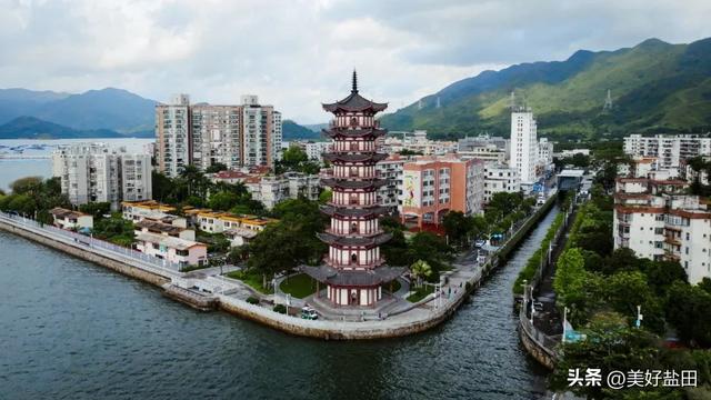 Discover Chung Ying Street’s Hidden Cape Gem!