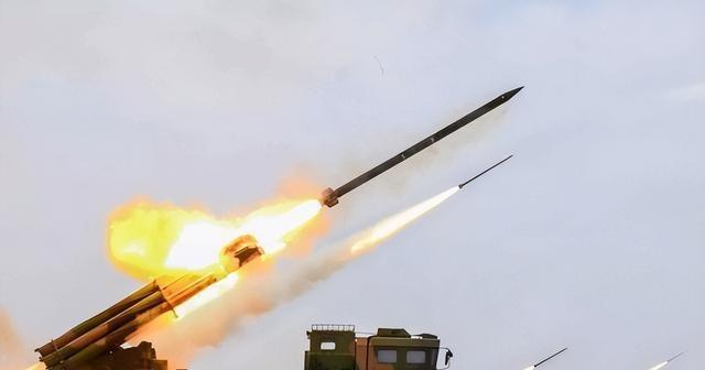 中日战场已经敲定？日本斥资9万亿！中方一纸禁令，高市已陷绝境