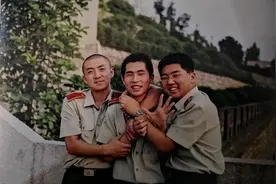 我，80后重庆人，在西藏当兵近20年，真枪实弹，回家当起全职奶爸图片