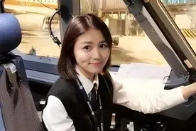全球最年轻女机长：17岁开飞机，26岁当机长，关键还是个中国人图片