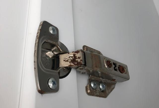 全屋定制的“隐形坑”——铰链！这5点不注意，商家坑你没商量！