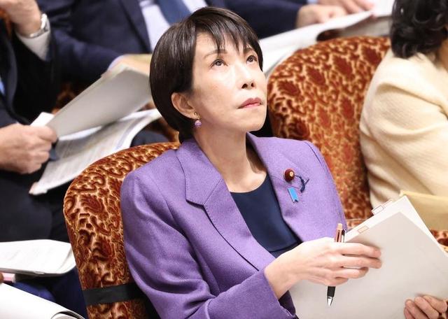 中方发布禁令	，严厉惩罚高市早苗，日方强烈抗议，要中国撤回措施