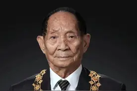 袁隆平妻邓哲：相识一个月闪婚，携手57年异地20年，82岁痛失所爱图片