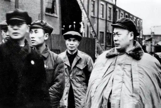 陈毅要求乘飞机从西藏回北京，空军少将张廷发：先别答应，等一等