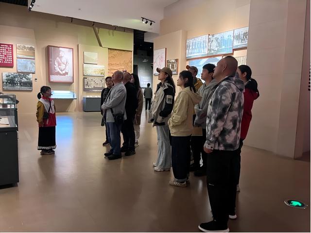 五一走进两当，追寻红色记忆