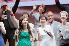 30年后《新白娘》重聚，她没钱想上《浪姐》，她拍完戏怀龙凤胎图片