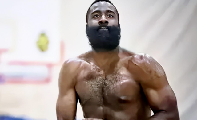 这才是NBA坦克身材后卫，乔丹麒麟臂不输奥尼尔 威少腹肌像刀刻