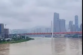 三峡大坝给洞庭湖争取了抢险救灾的时间，这下也顶不住要开闸泄洪图片