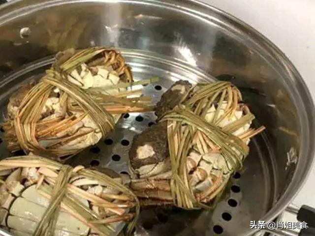 蒸螃蟹要多长时间才熟？牢记3个时间点，不掉腿不流黄，蟹肉鲜嫩