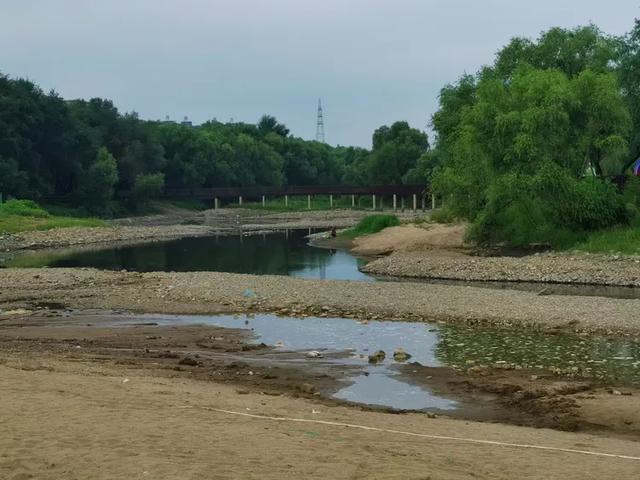 流经吉林市区的松花江