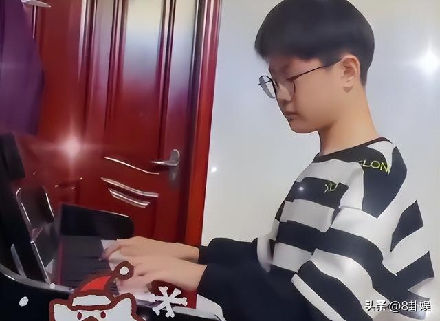 3岁上央视，5岁登春晚	，7岁就年薪百万，没想到现在却成了这样子