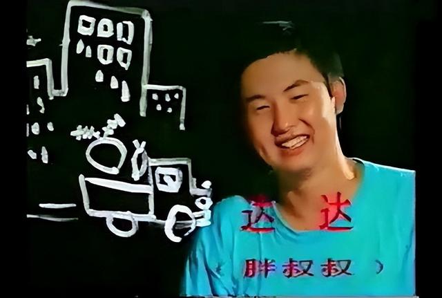 表面是演员，实际是“国际反恐专家”！这位著名老戏骨，隐藏好深