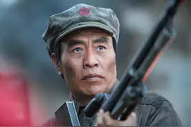 醒醒吧！拜托某些人就别演中国军人了，这9位演员扮起来才像军人图片