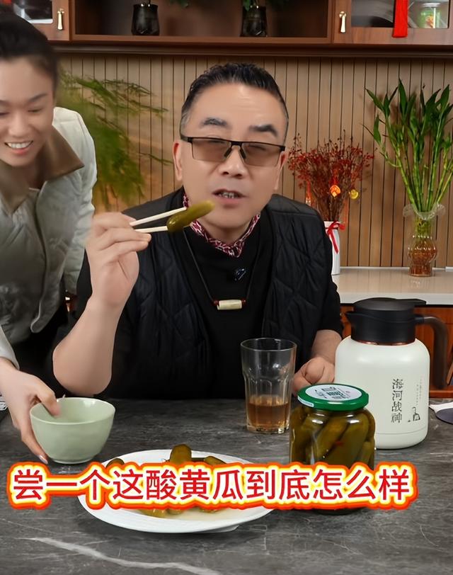 哭穷风波刚9天	，何庆魁儿子曝闫学晶猛料被扒，77岁老父亲被牵连