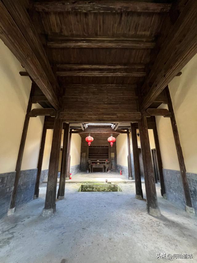 龙南乌石围村