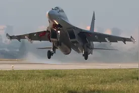 解放军战机挂实弹飞向台湾，台前空军副司令：20分钟即可飞抵台海图片