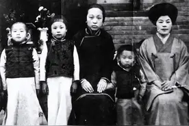 张学良晚年有多少钱？巨额资产和无数古董，最后为何不捐给中国？图片