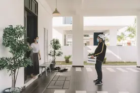 坐高铁跑腿，我给"县城贵妇"送北京高档货：一单800，全国跑一天图片