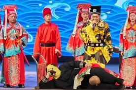 刘老根大舞台演出欢乐不断！赵大牛空降，王小利李琳夫妇同台演出图片