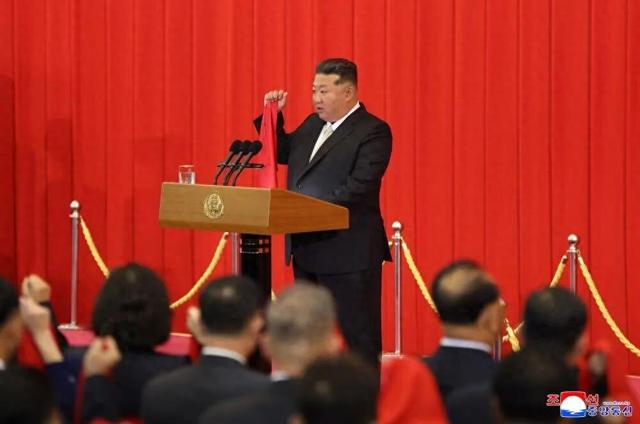 朝鲜领导人带头宣誓，高层全体到场，邻国即将有一场“大变革”？