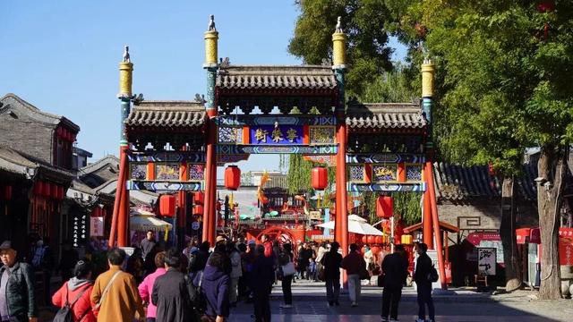 这个季节总要去趟正定，去邂逅那迷人的古建红和金秋黄！