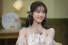 沈月，白裙高跟美腿，纯美又可爱！图片