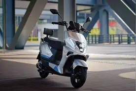 没买车的可以笑了，5月新车亮相，高颜高配，72V的卖仅2000多图片