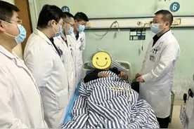 探亲访友别大意 狗狗也会发“脾气”图片