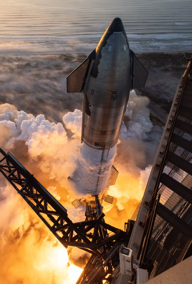 马斯克对中国可重复使用火箭正面评价，但表示距离SpaceX还远