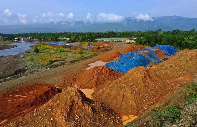 日本天皇亲自出山，对中国的反击正式开始，高市早苗憋出了一妙计