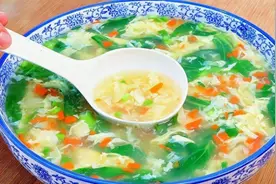 霜降过后温差大，空气干燥，建议常喝4碗汤，滋阴润燥，清润生津图片