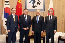 王毅访日之后，日本政府认清了一个现实，排队要听一听中方的意见图片