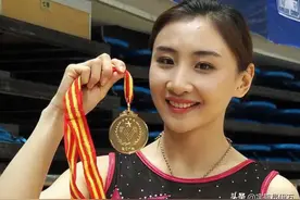 奥运冠军何雯娜：和陈一冰互撕，未婚先孕嫁导演，如今成人生赢家图片